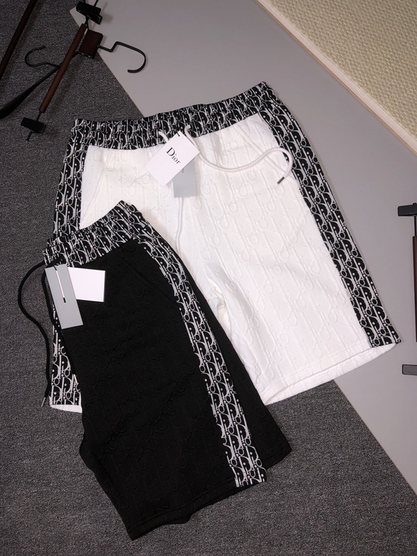 ブランドハーフパンツ背面デザイン